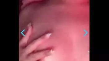 play হট সাদা বেশ্যা ক্যামে তার সুন্দর tits দেখায়