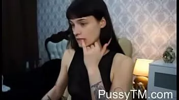 Play New brunette on wecam pretty and hot