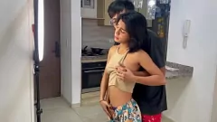 Reproducir Hermanastra follada duro por su hermanastro cachondo en una escena de sexo anal