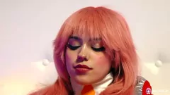 Putar Anime Rihanna Black's Intense Solo Play dengan mainan merah muda