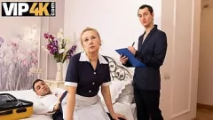 play Зрелая русская милфа не может сопротивляться члену обслуживания гостиничного номера