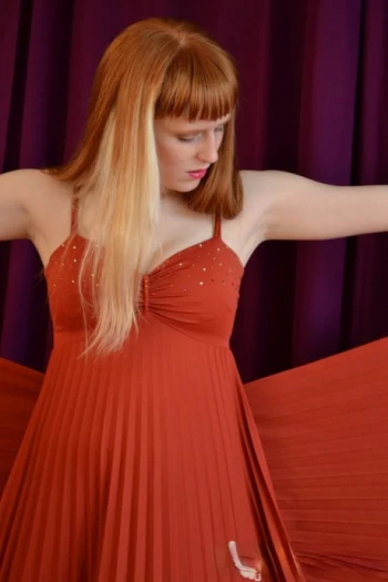 Pornoster Daphne Wake