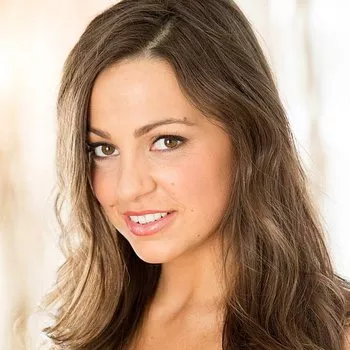 قناة Abigail Mac