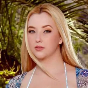 Actrita Samantha Rone